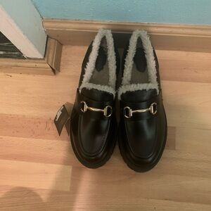 Forever 21 Loafers US size 7 women’s with faux fur inside, new never worn